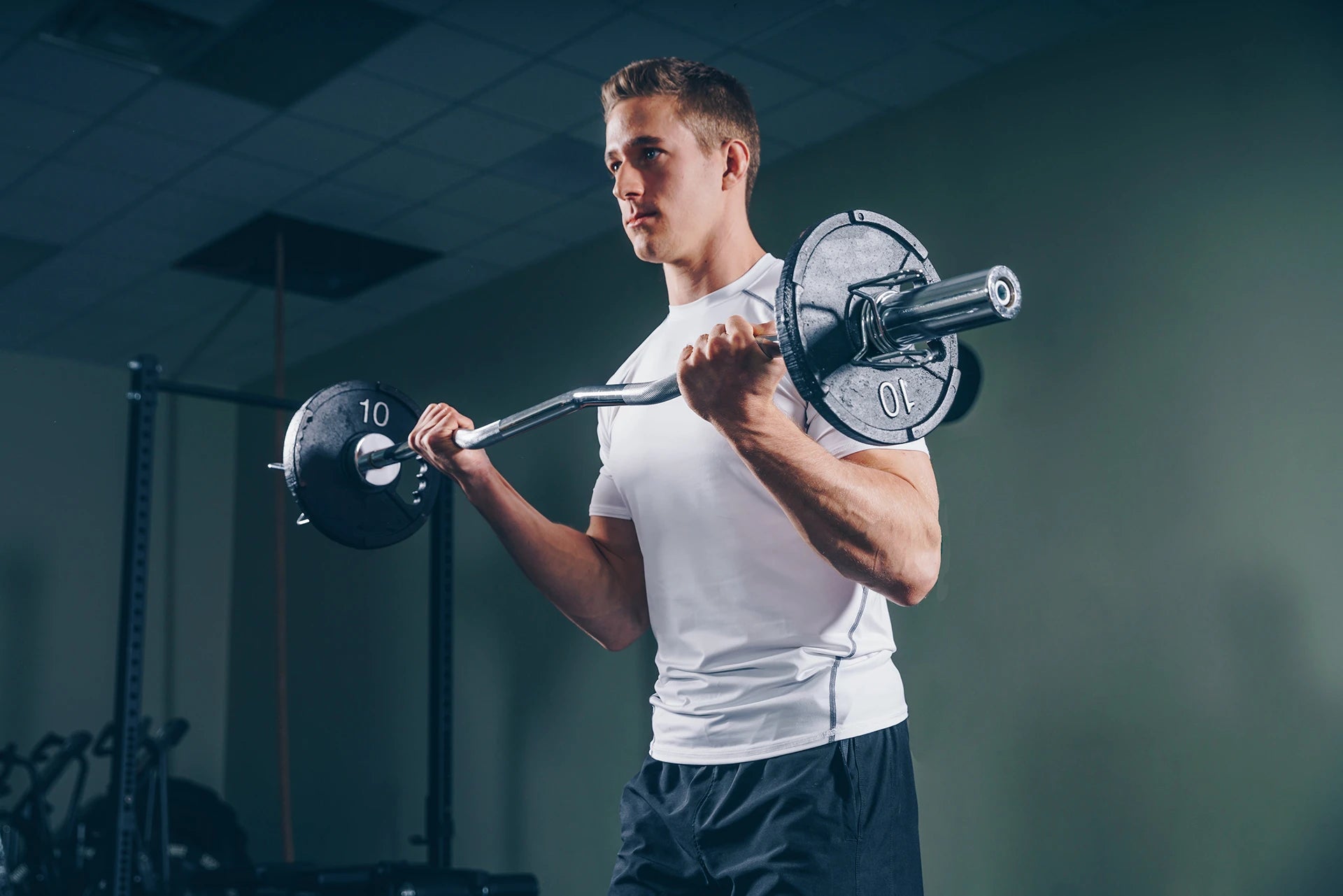 Guy doing arm curls