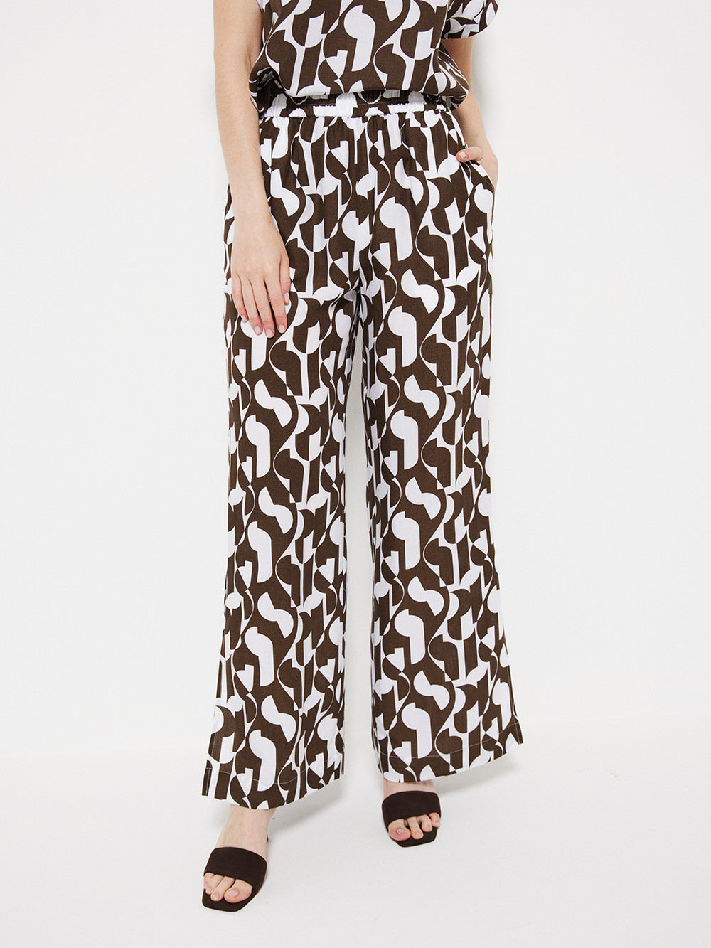 The Graphic Print Pant