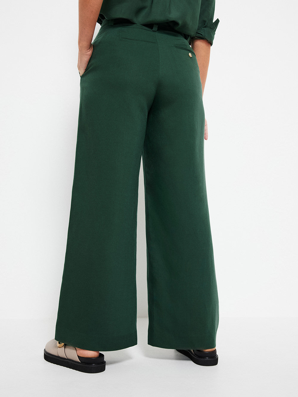 The Soft Twill Wide Leg Trouser