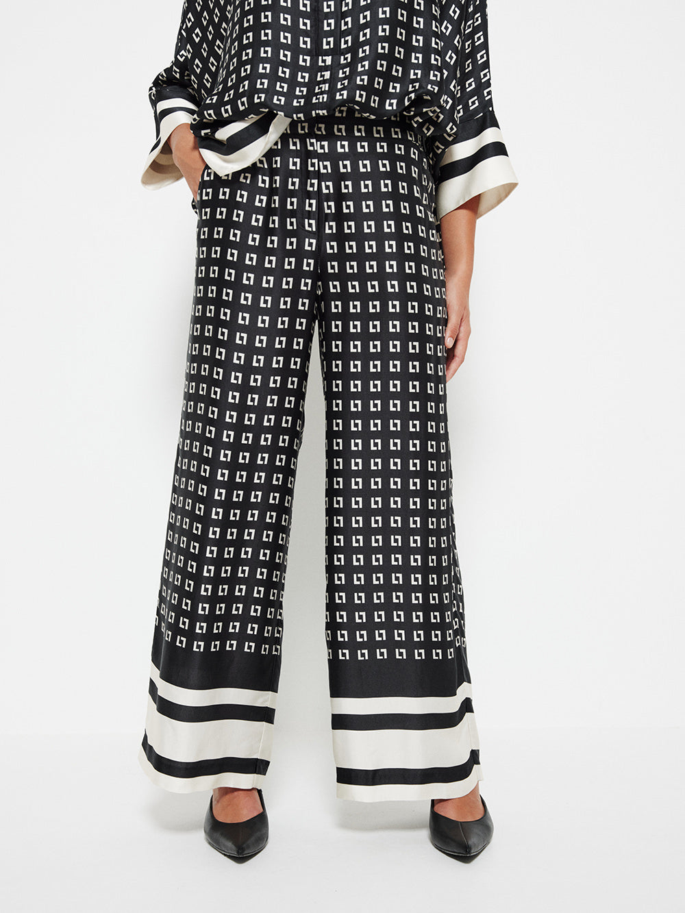 The Border Print Draped Pant