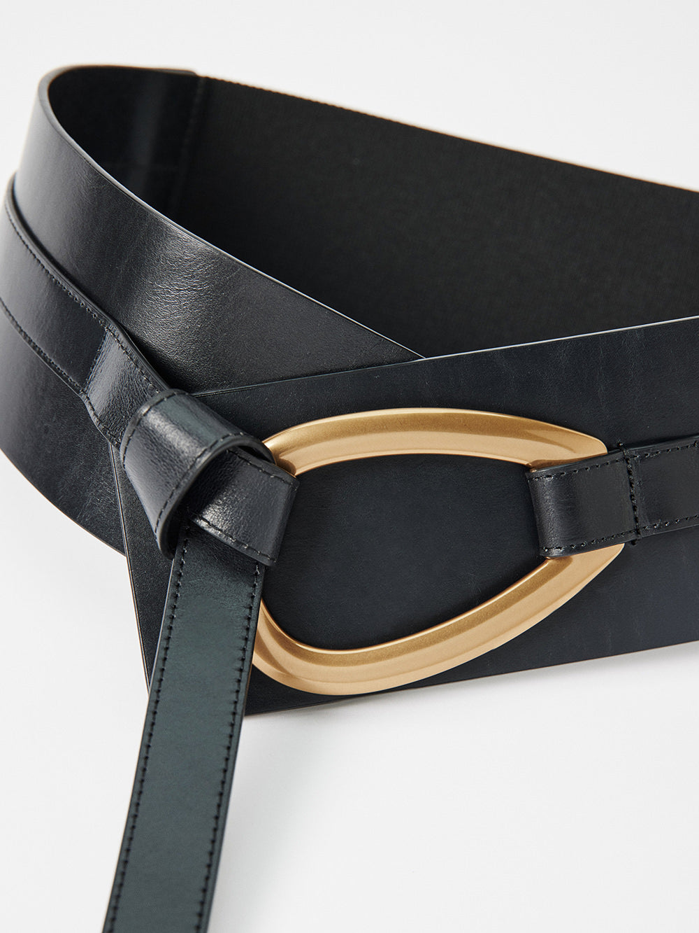 The Feature Buckle Waist Belt