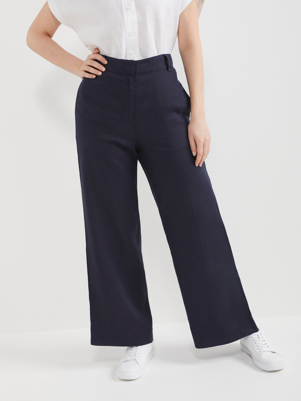 The Linen Relaxed Trouser