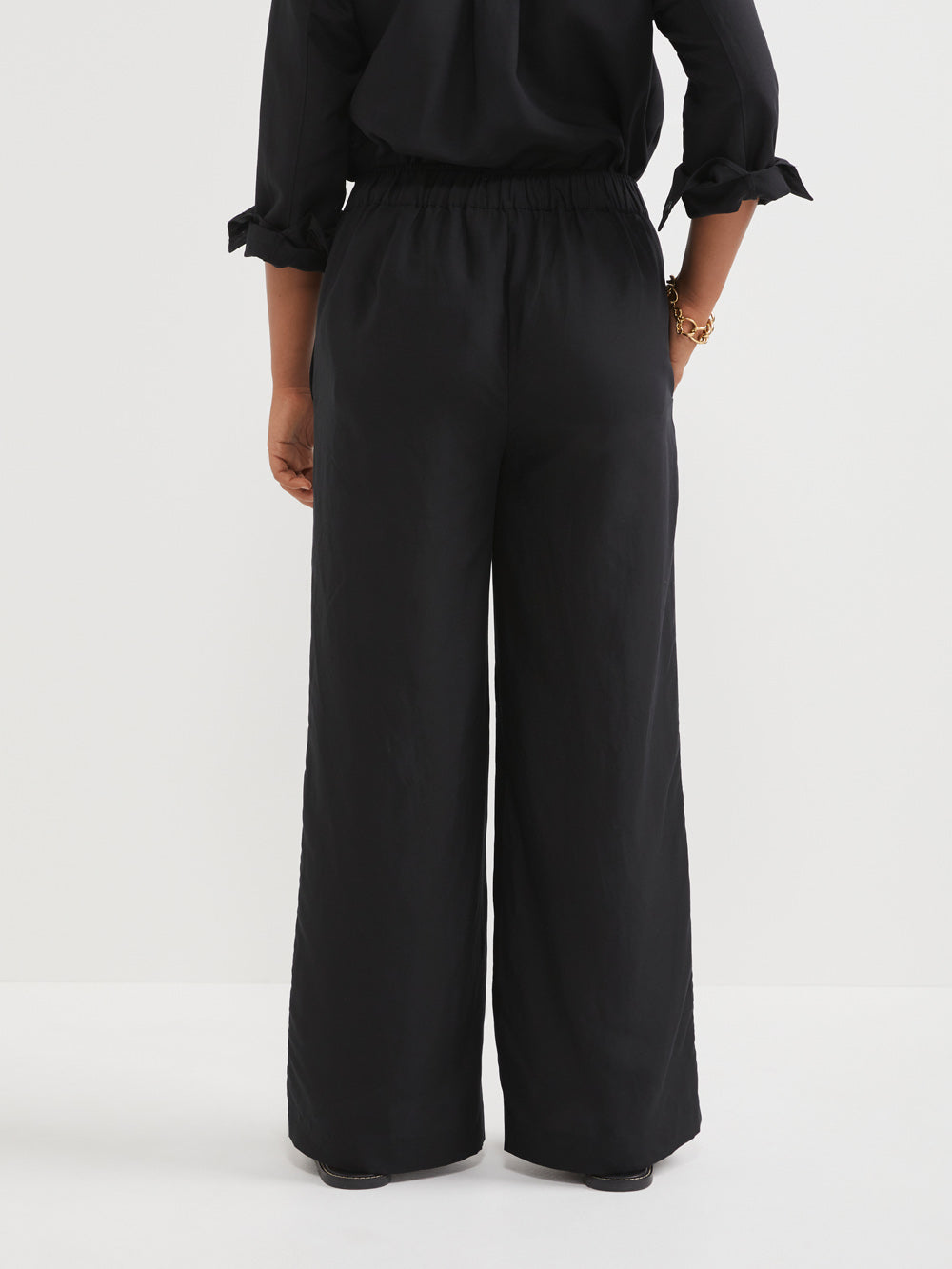 The Soft Pull On Pant