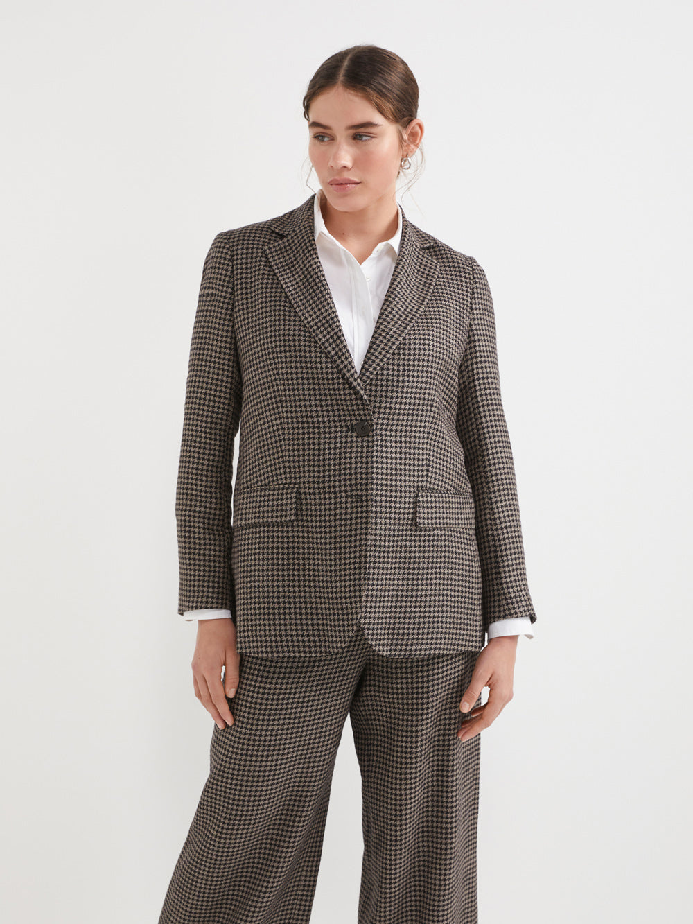 The Single Breasted Houndstooth Blazer