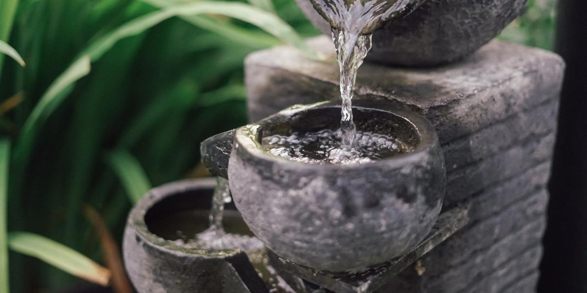 Cascade eau relaxante fontaine bouddha