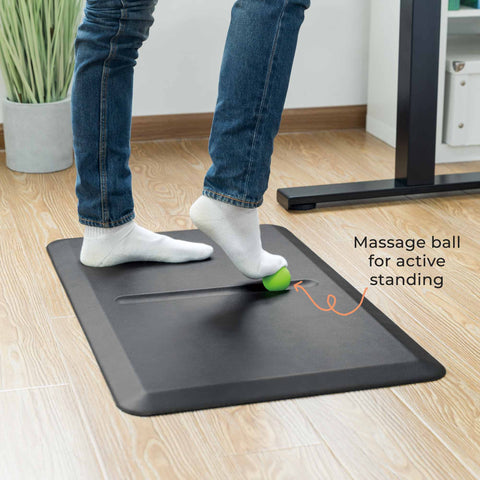 The Stand Steady anti-fatigue mat with massage ball ensures maximum comfort while you stand.