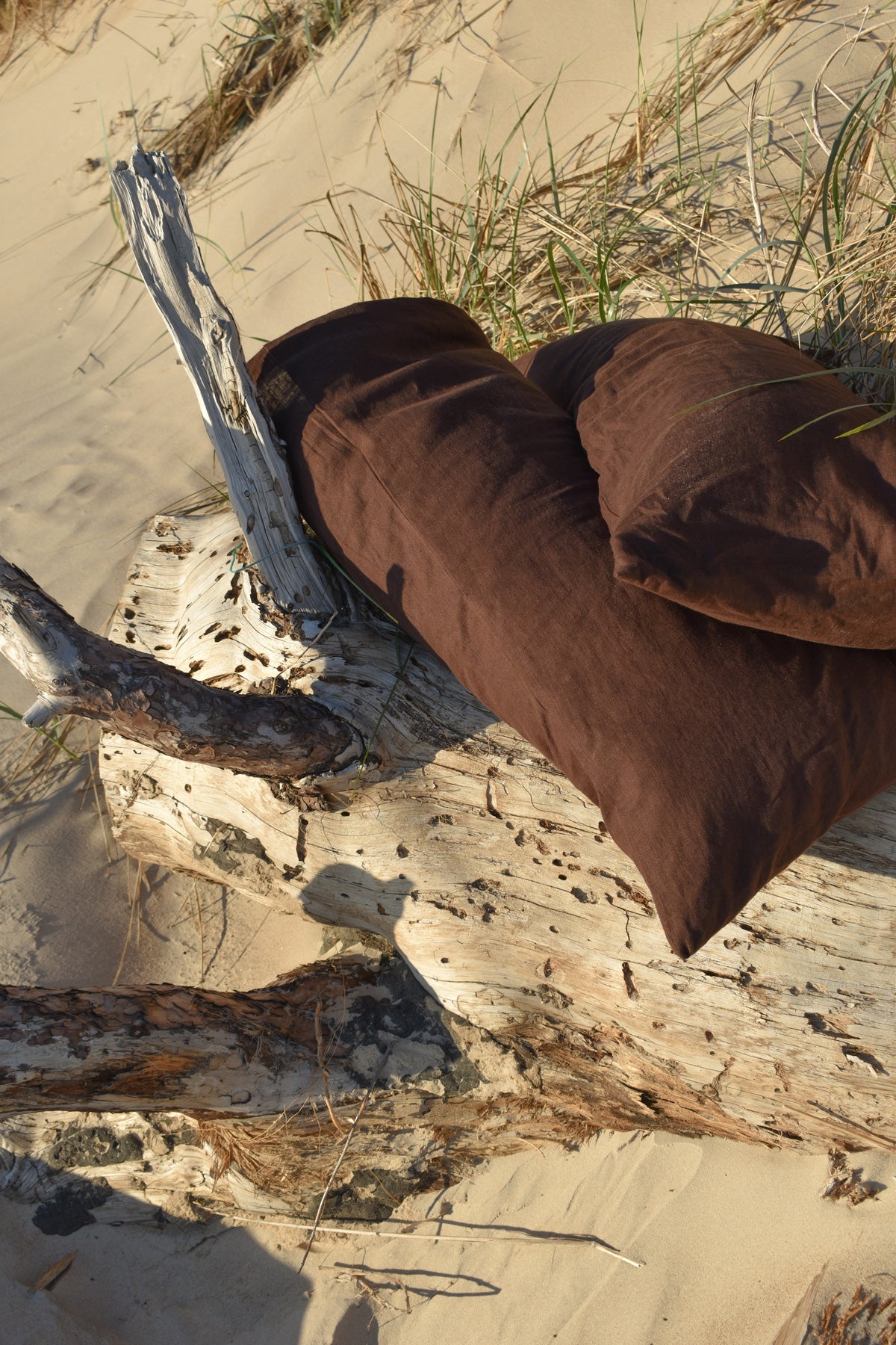 Linen Bedding Sheets in Wood Brown Luxuriously Soft Sustainable and ethically made in the EU