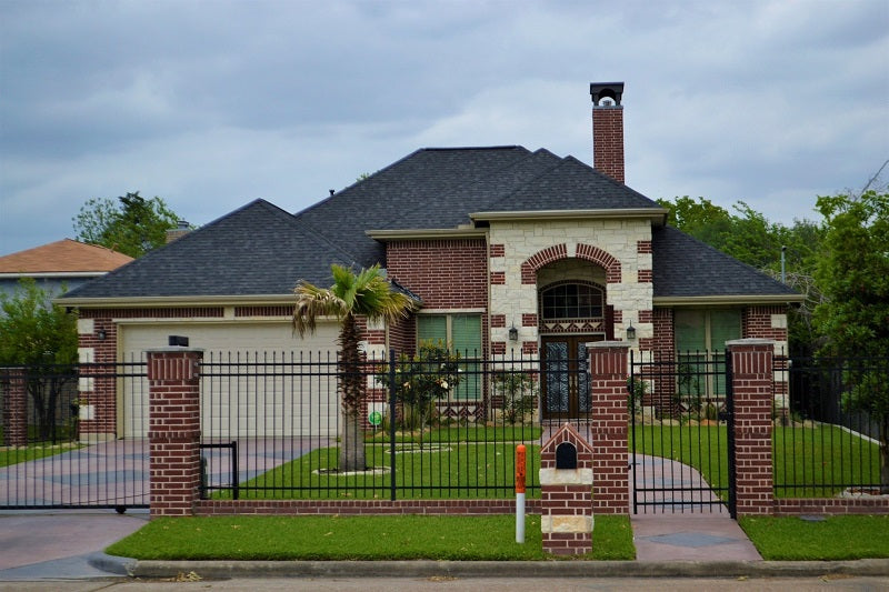 Contemporary-style automatic driveway gate