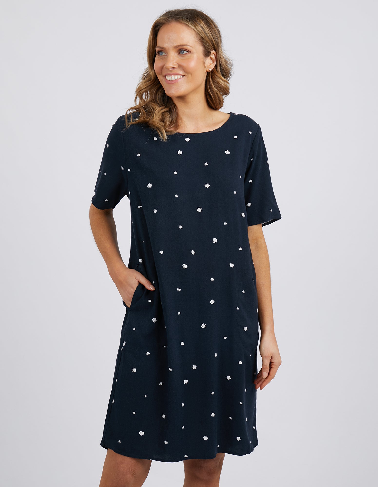 Elm Cassidy Relaxed Shift Dress Dark Sapphire Daisy Print - 20