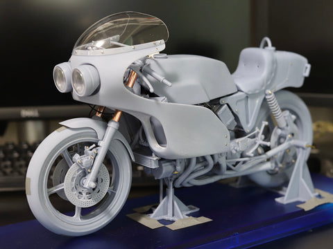 1/6　1977 Laverda 1000 V6（左向き）