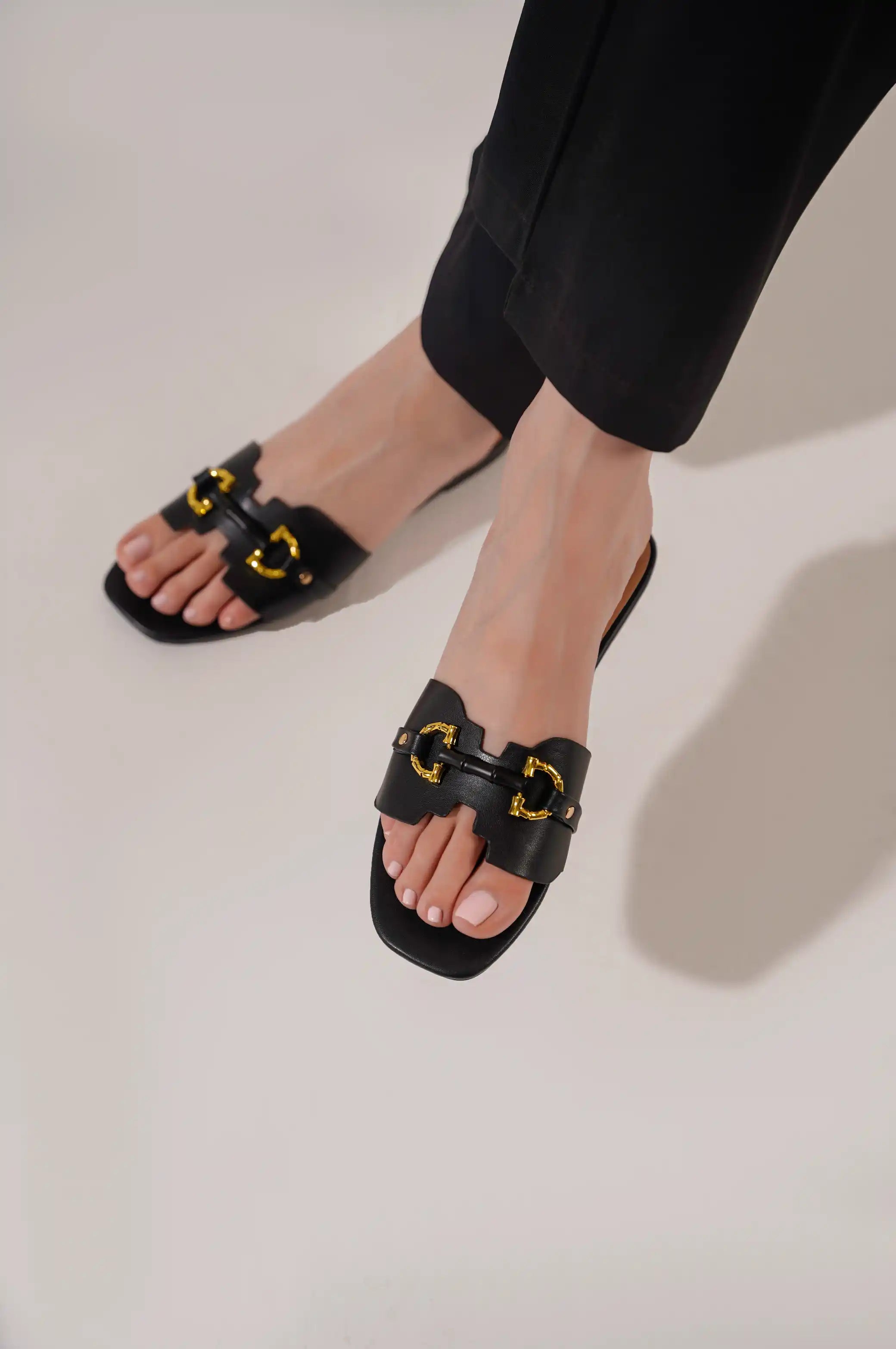 GOLD BUCKLE SLIDES – Lama Retail