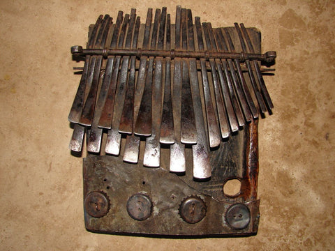 Qu'est-ce que la Kalimba ? Découvrir l'instrument, ses origines et + –  Pawpaw™