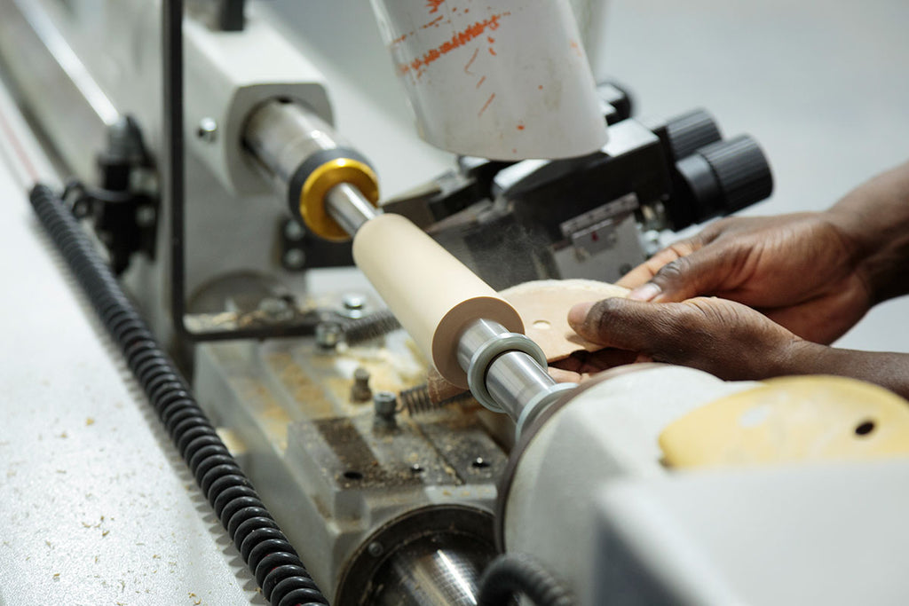 Copy lathe making a wooden sofa leg