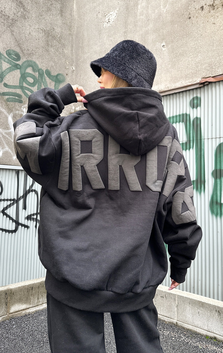 レア☆mirror9 広尾店限定 ICON HOODIE 買い保障できる www.etani-ltd