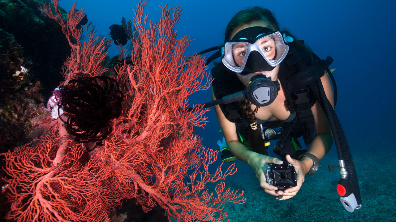 Submarine-Inspired Diving Masks : Periscope Mask