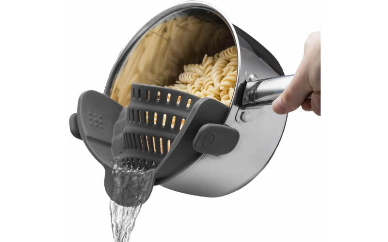 Kitchen Gizmo Snap 'N Strain Pot Strainer