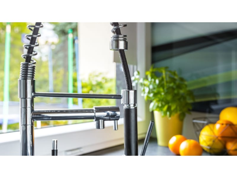 Kitchen faucet main image