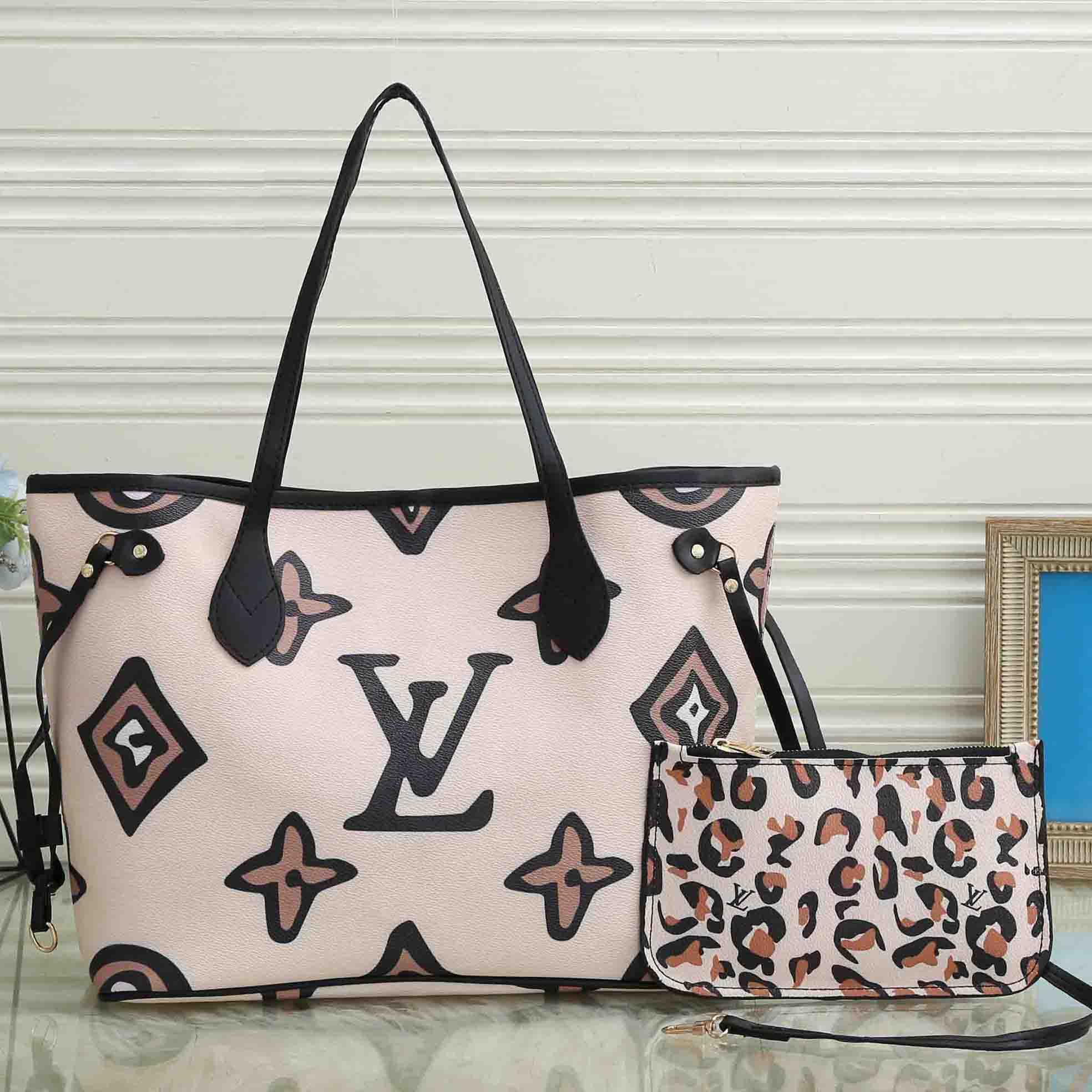 Louis Vuitton LV Fashion Classics Leather Shoulder Bag Two Piece Set