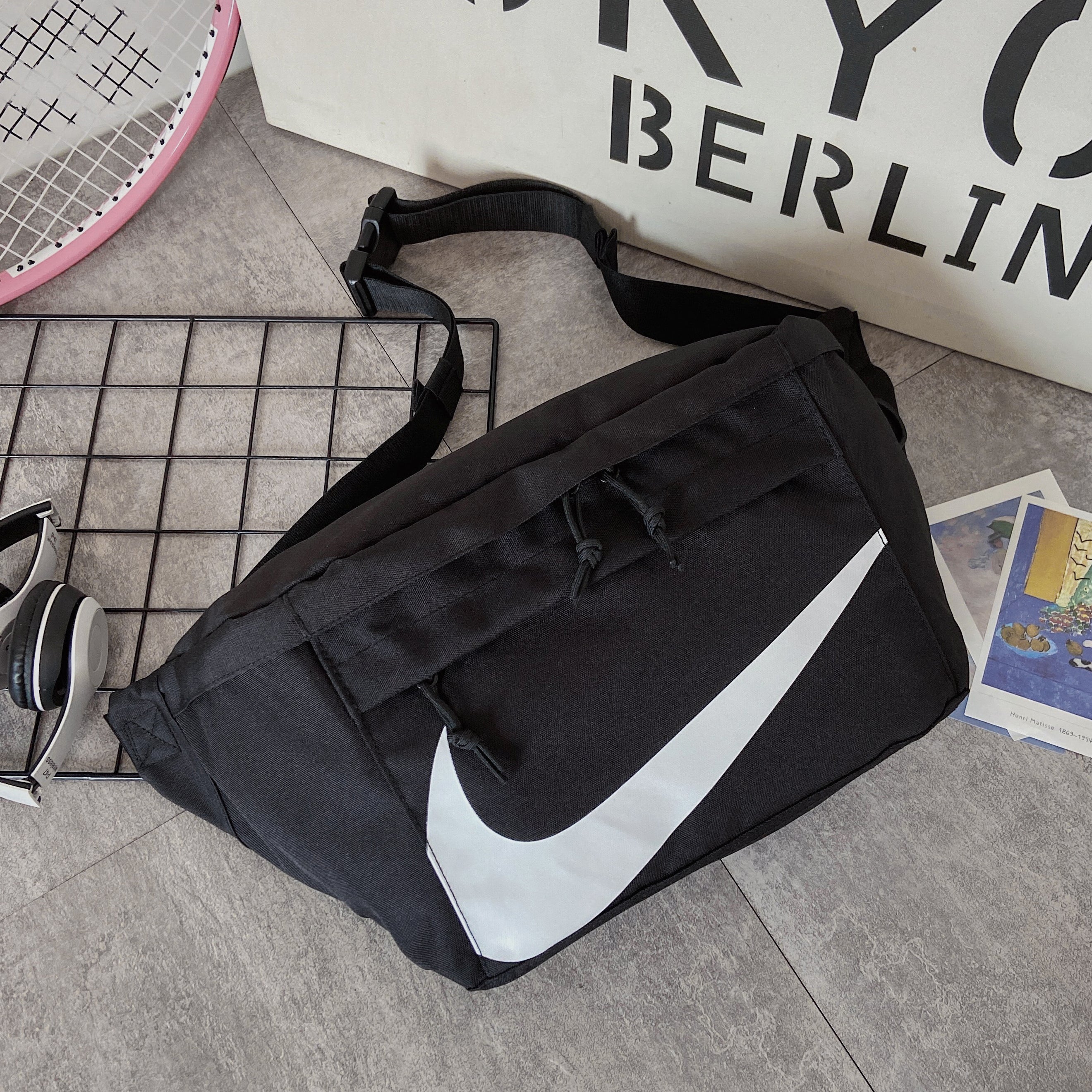 Nike Fashion Classic Zipper Large Capacity Waist Bag Mobile Phone Bag Coin Purse