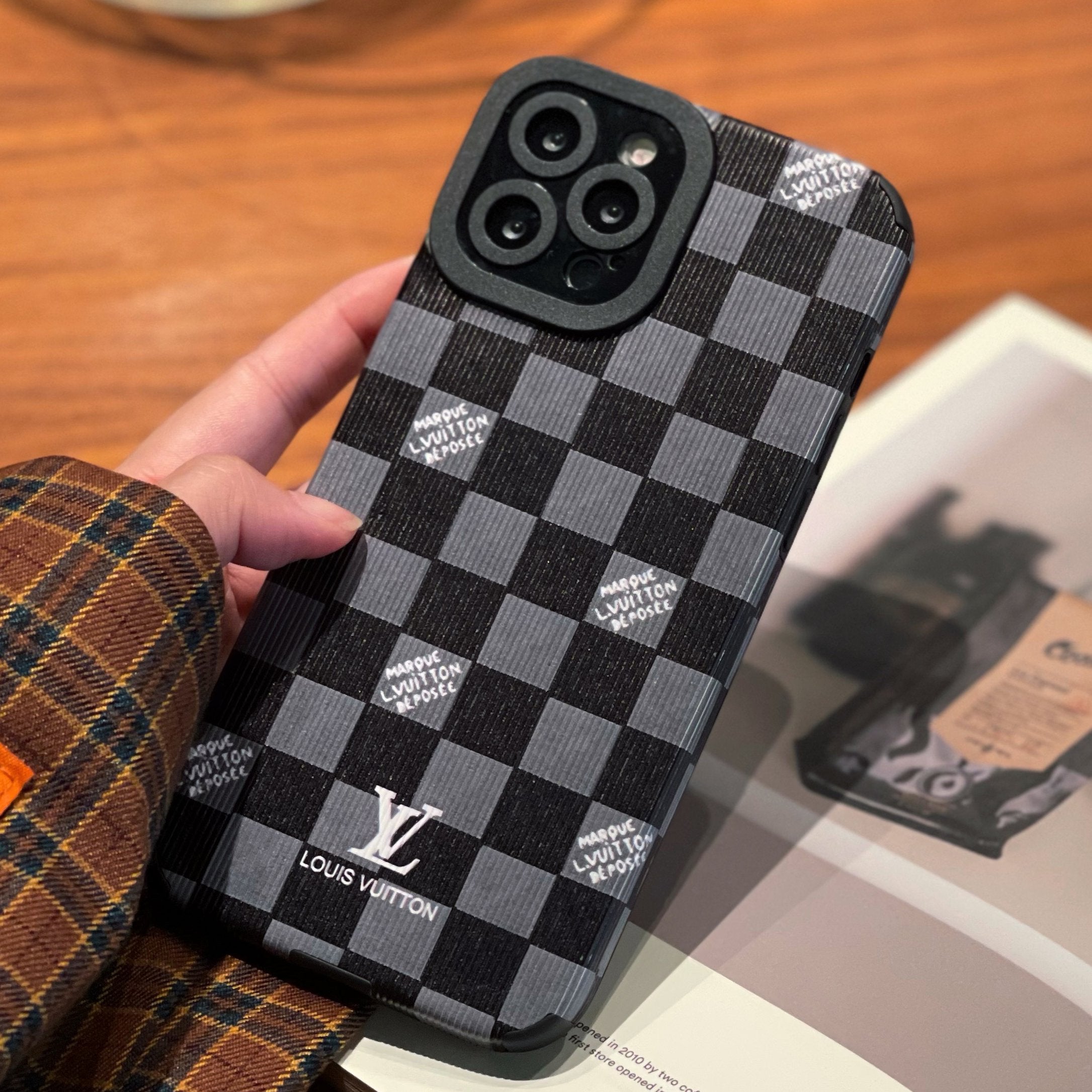 Louis Vuitton LV Fashion iPhone Phone Cover Case For X XR XS MAX 11 Pro Max 12 Pro Max 13 Pro Max