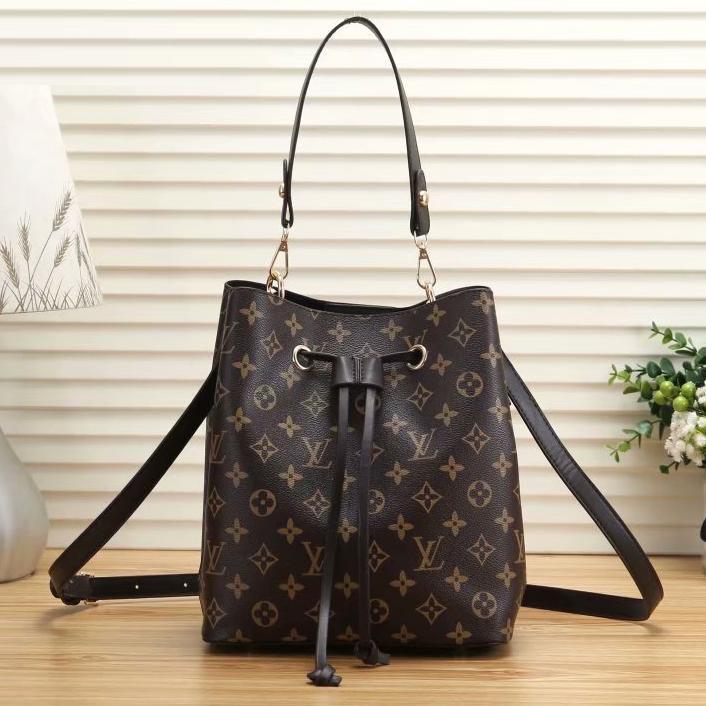 Louis Vuitton LV Fashion Leather Bucket Bag Crossbody Handbag