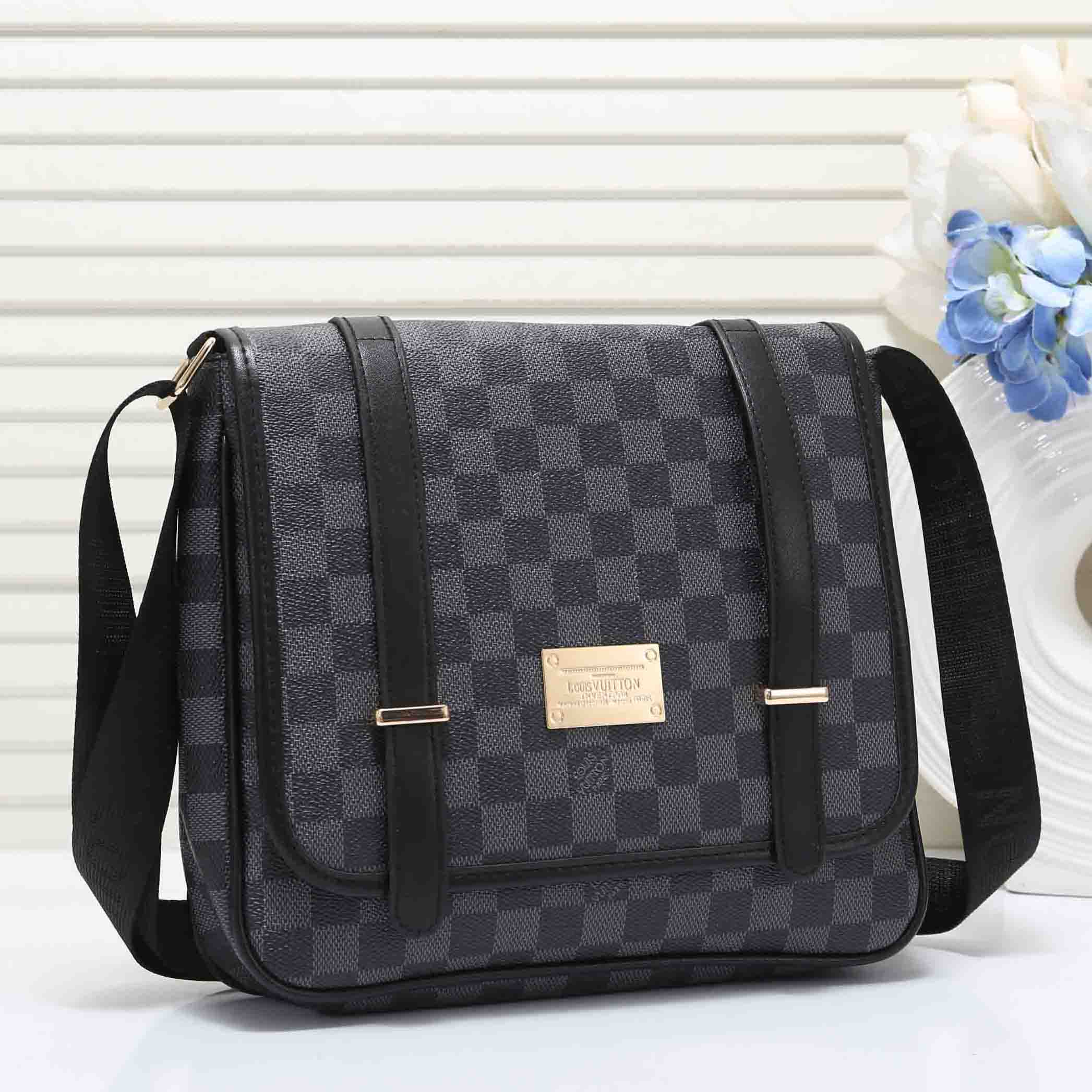Louis Vuitton LV Fashion Casual Shoulder Messenger Bag Crossbody Bag