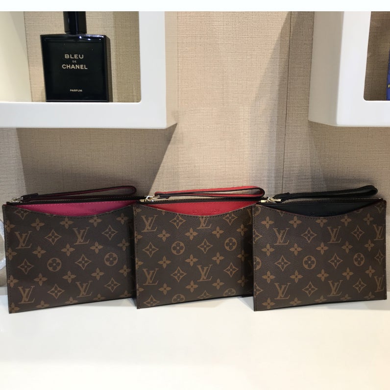 Louis Vuitton LV Classic Leather Print Wallet Purse