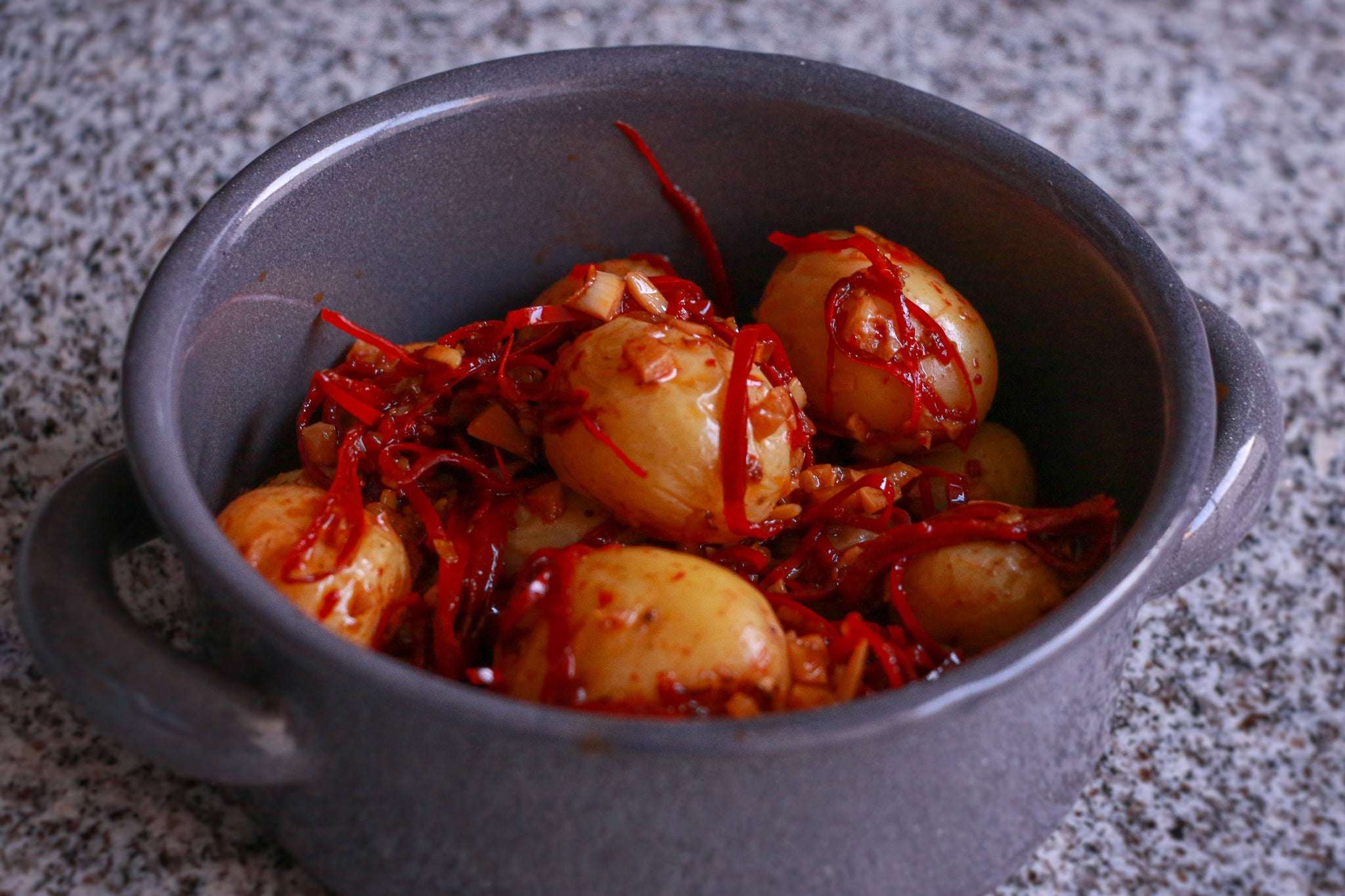 Papas cambray al ajillo - Cuatro Tiempos