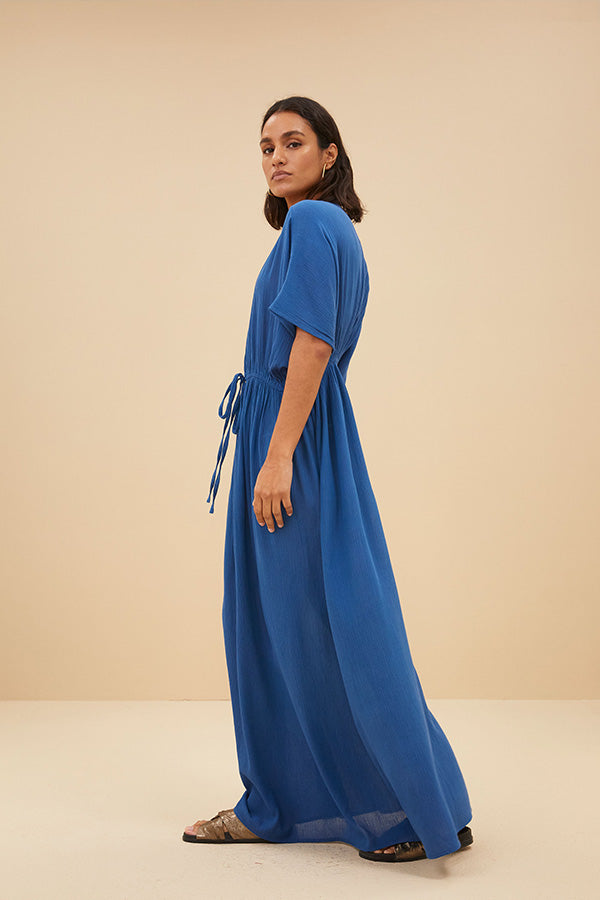 longdress2.jpg__PID:b9272722-b2a8-4897-9906-96c6c6151c9f