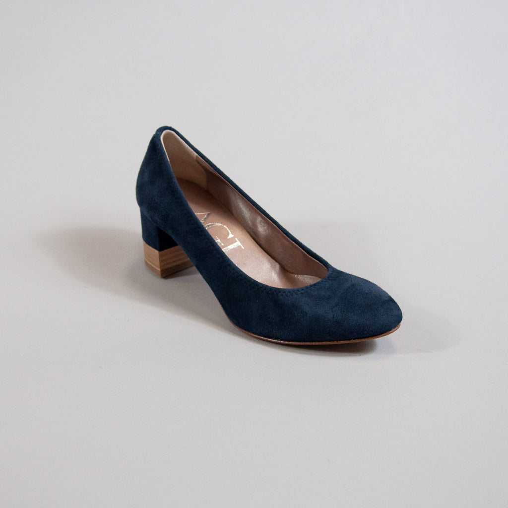 Buy > agl cap toe pump > in stock