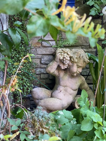 Statues in the garden of Cardinal's Wharf