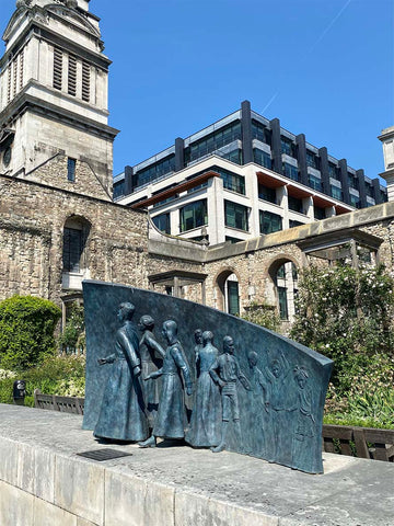 Christchurch Greyfriars Rose Garden, Christ's Hospital School statue