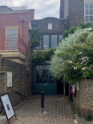 Exterior of Kelmscott House, home to William Morris textile artist