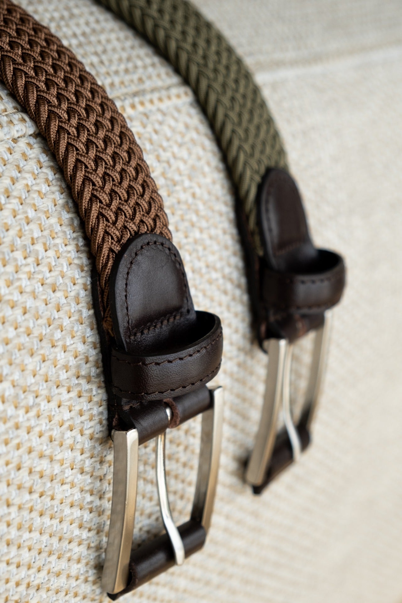 Cinturón de cuero hecho a mano con cuero sueco de alta calidad. La