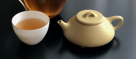 Benshan lüni shipiao teapot by Lin Hanpeng and Chen Chunhong.