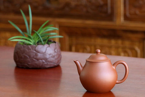 Yixing Teapot made of Old Zhuni by Lin Hanpeng and Chen Chunhong