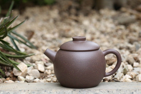 Qinghuini teapot.