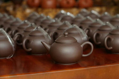 Shuiping Yixing Teapots made of dicaoqing mined from Huanglong Mountain No. 5 Mine.