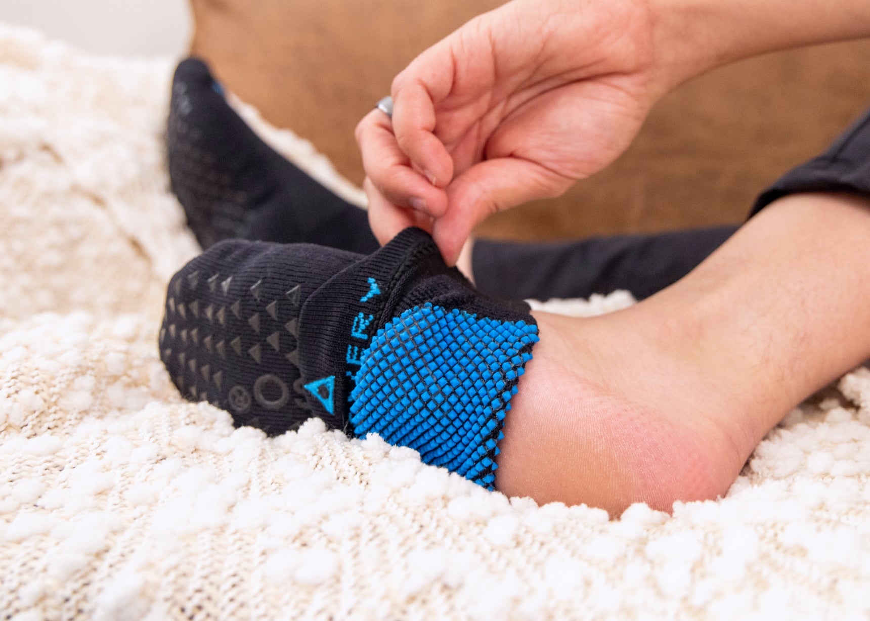 Wearing Naboso’s neuro-stimulating texture inside each sock, acts as a mini-massage, stimulating nerves