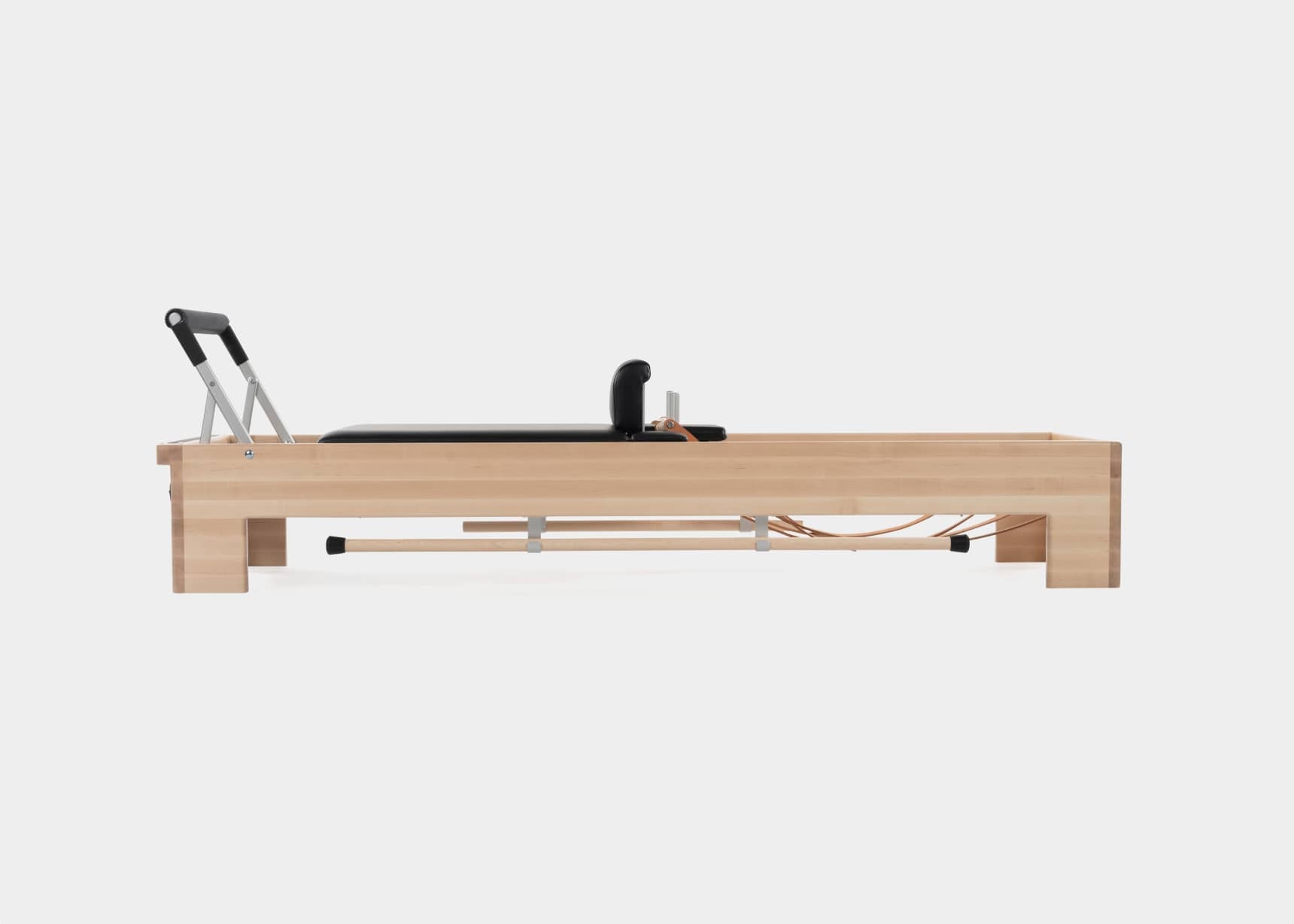 Pilates Reformer Clinical 236 cm x 69 cm x 61 cm