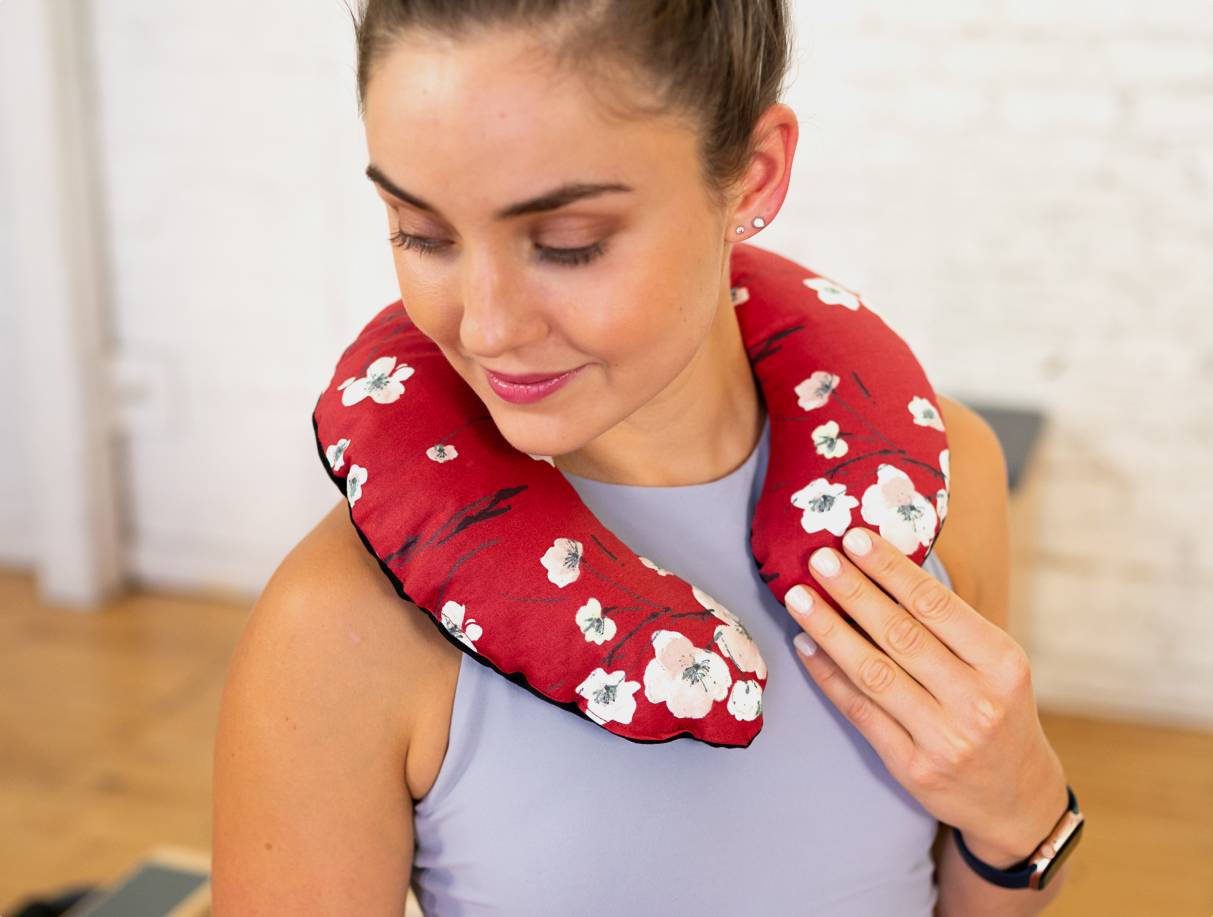SISSEL® Aroma Neck Roll in-use photo