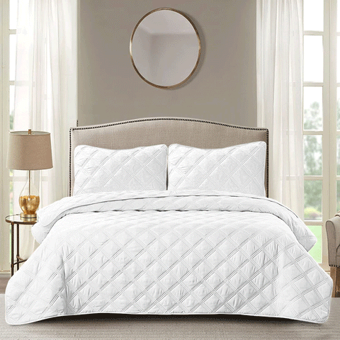 white quilt cover