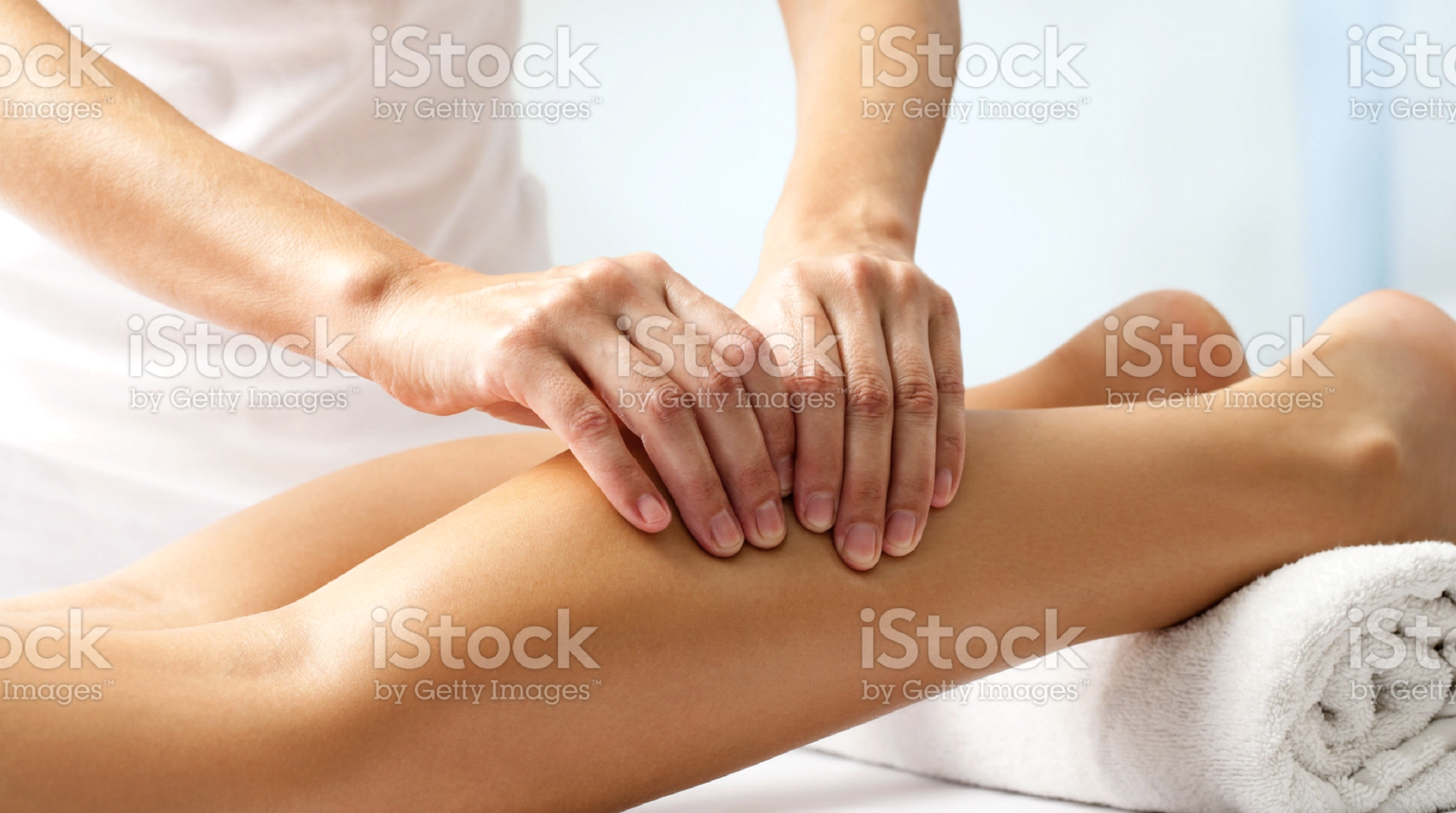 Guide de massage pour les jambes de votre partenaire