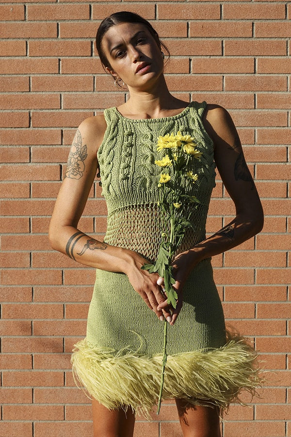 16r dress with feathers
