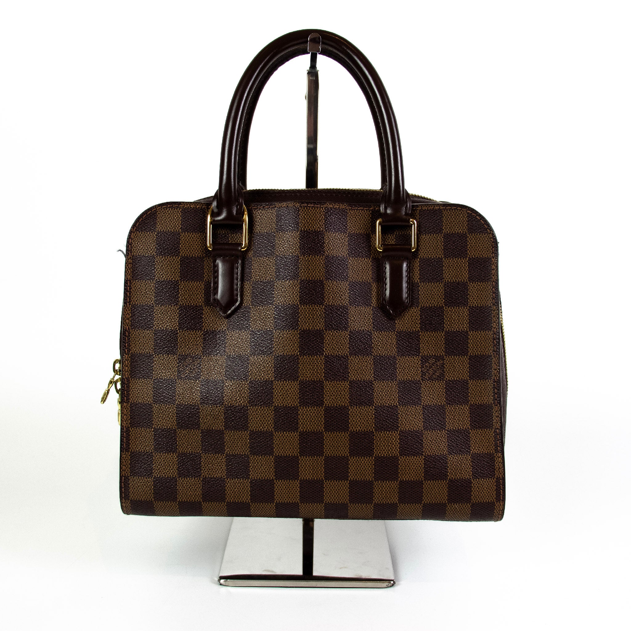 Se Louis Vuitton LV Damier Triana håndtaske hos Preloved.dk