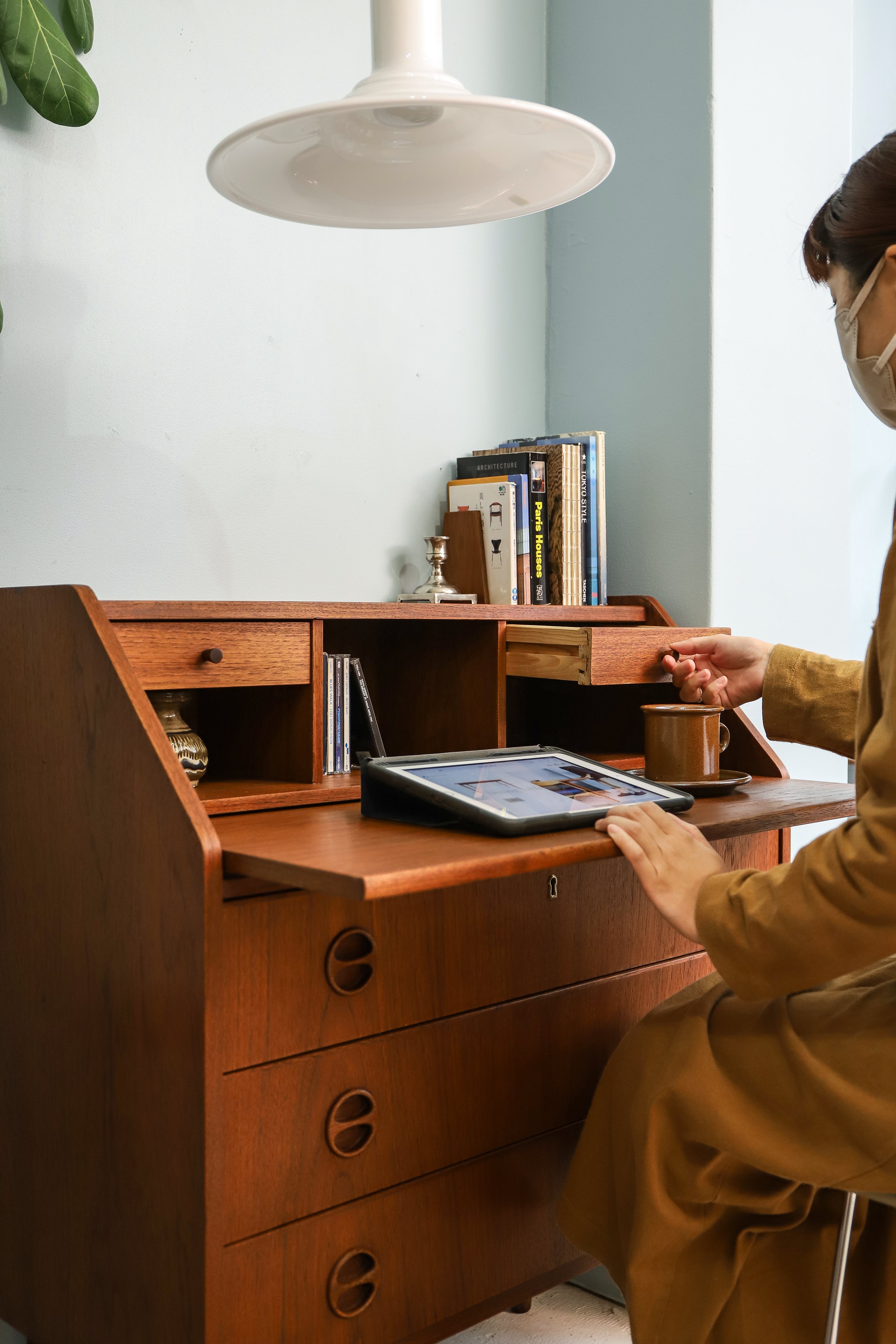 Danish Vintage Bureau with Mirror/デンマークヴィンテージ ビューロー ミラー チェスト チーク材 北欧家具