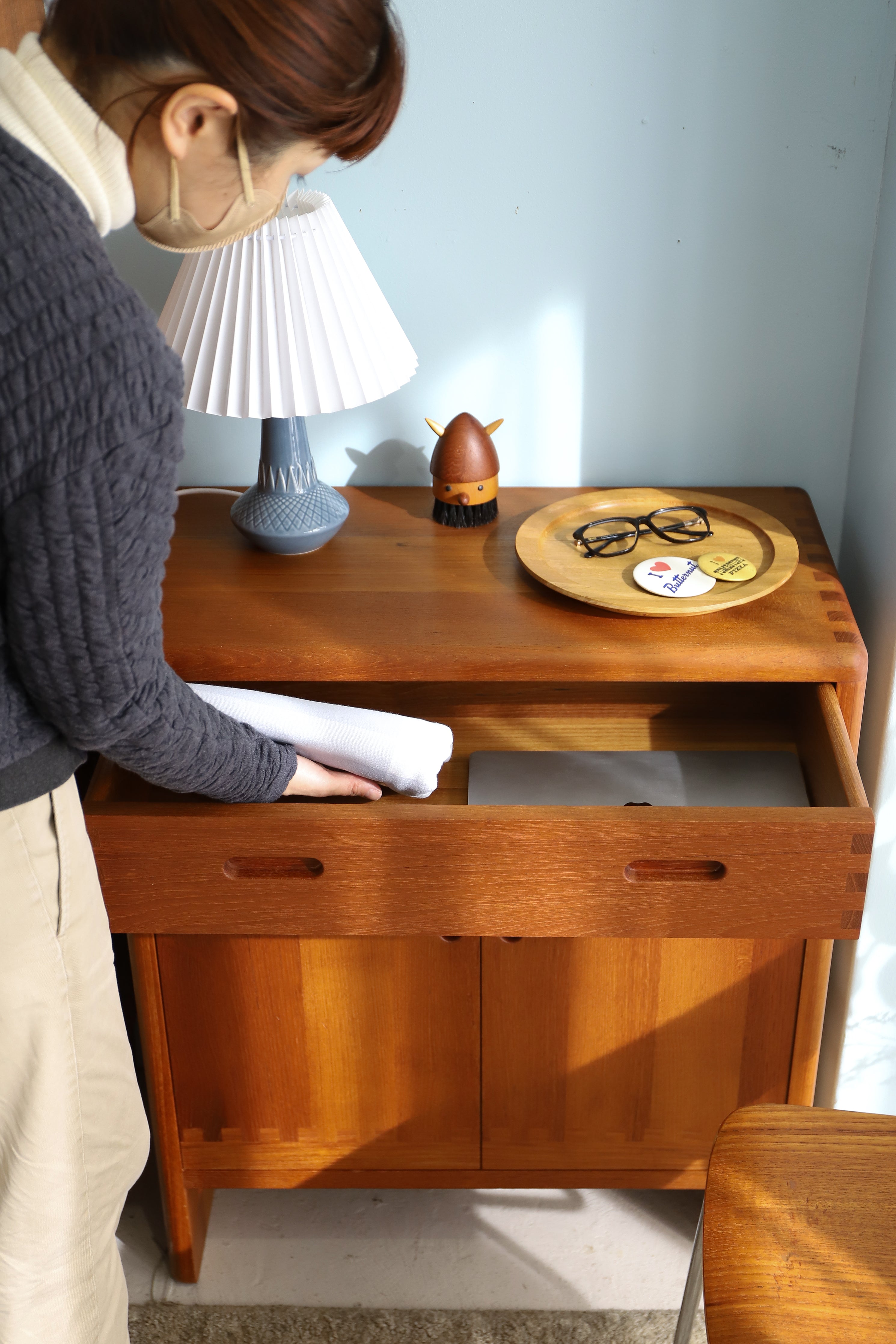 Danish Vintage Niels Bach Møbelfabrik Teakwood Cabinet/%u30C7%u30F3%u30DE%u30FC%u30AF%u30F4%u30A3%u30F3%u30C6%u30FC%u30B8 %u30CB%u30FC%u30EB%u30B9%u30FB%u30D0%u30C3%u30CF %u30C1%u30FC%u30AF%u6750 %u30AD%u30E3%u30D3%u30CD%u30C3%u30C8 %u5317%u6B27%u5BB6%u5177