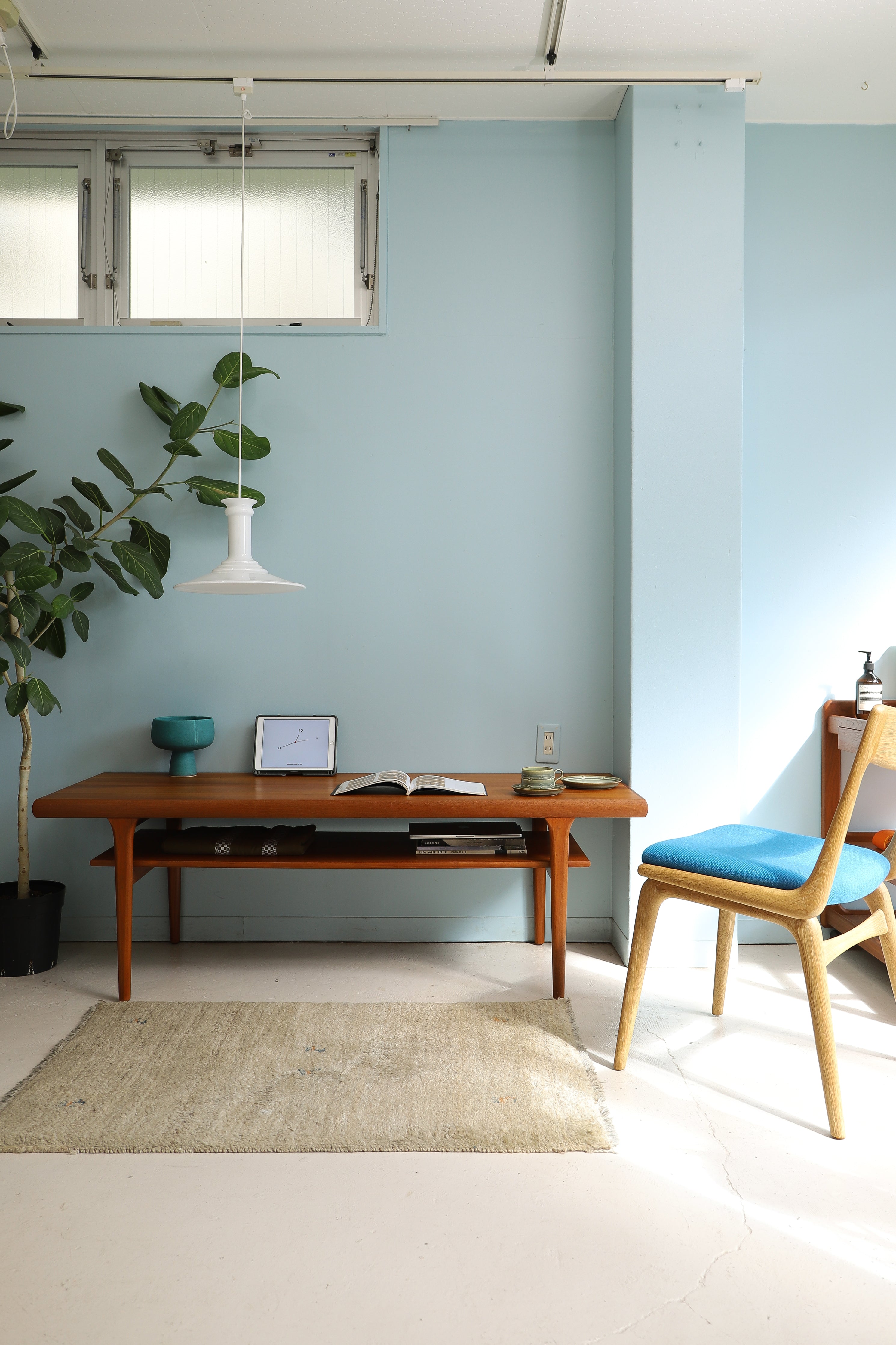 Danish Vintage Teakwood Coffee Table with Shelf/デンマークヴィンテージ コーヒーテーブル チーク材 棚板付き 北欧家具