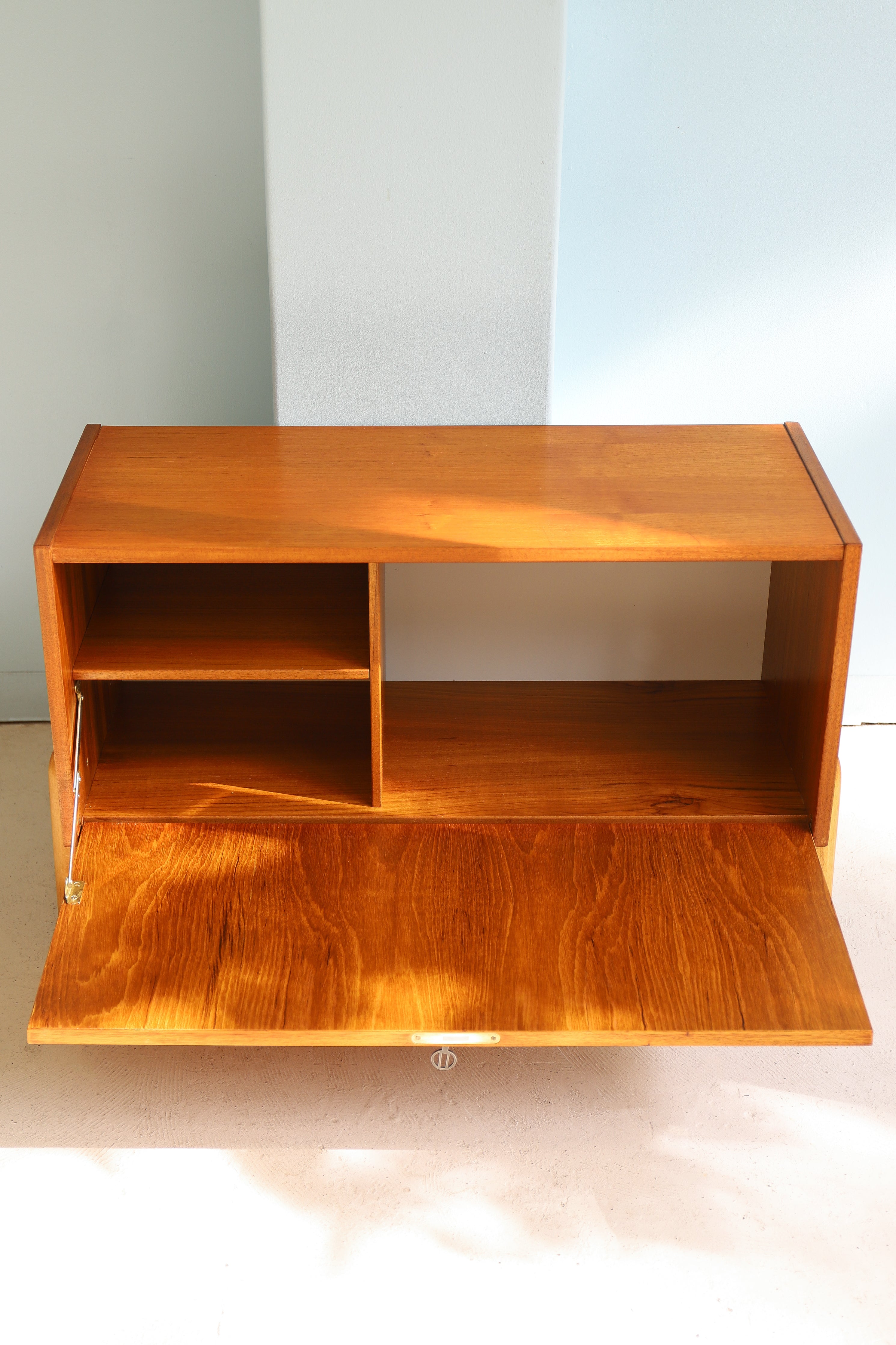 Scandinavian Vintage Small Sideboard Cabinet/北欧ヴィンテージ スモールサイドボード キャビネット チーク材 収納家具