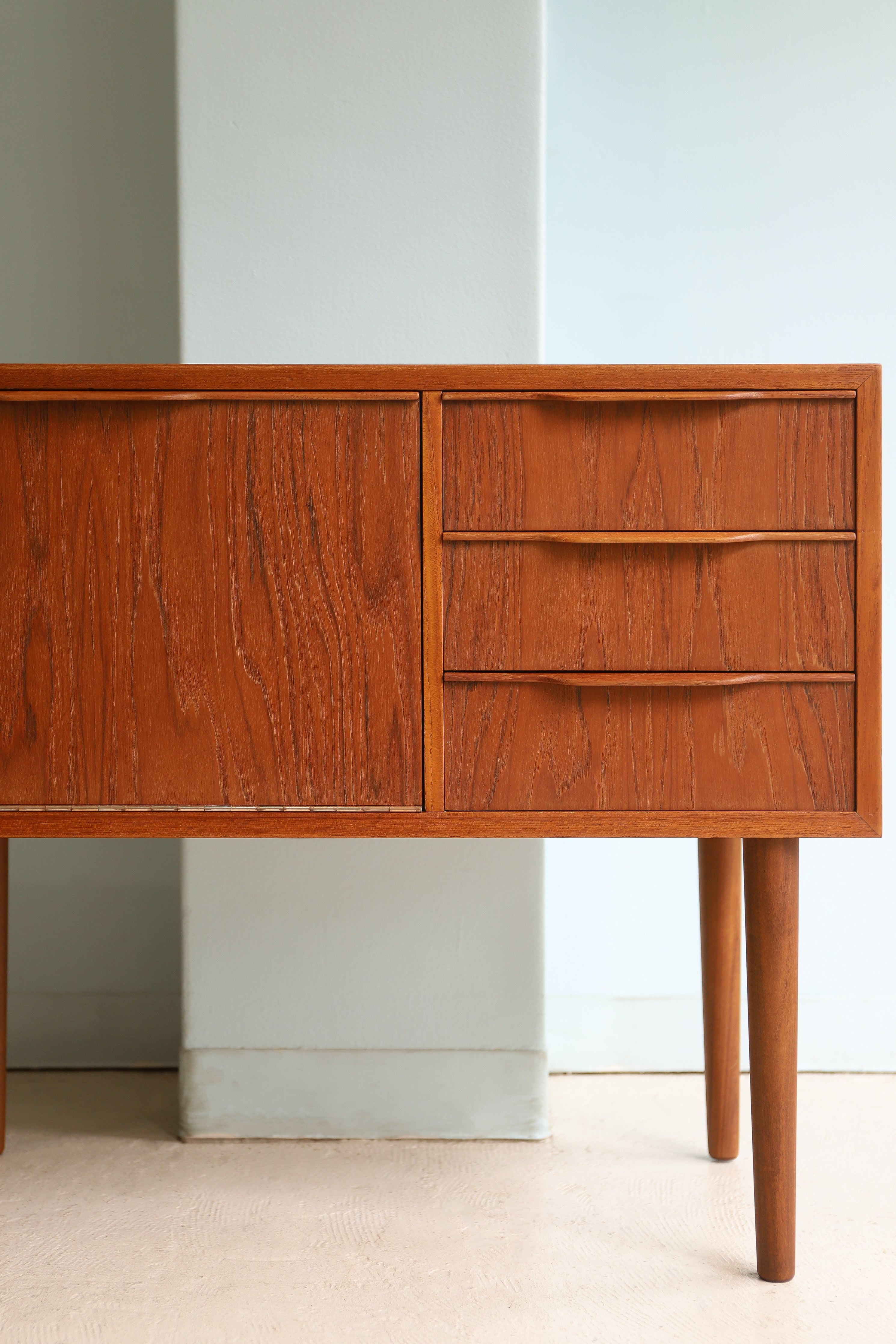Danish Vintage Small Cabinet Chest Teakwood/デンマークヴィンテージ スモールキャビネット チェスト チーク材 北欧家具